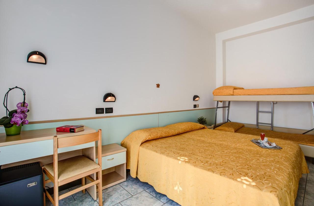 Hotel Ondina Cattolica Esterno foto